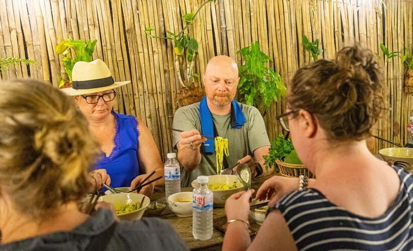 Phnom Penh: Night Foodie Tour by Tuk Tuk with Drinks - Quick tips so you enjoy every bite (instead of rushing)
