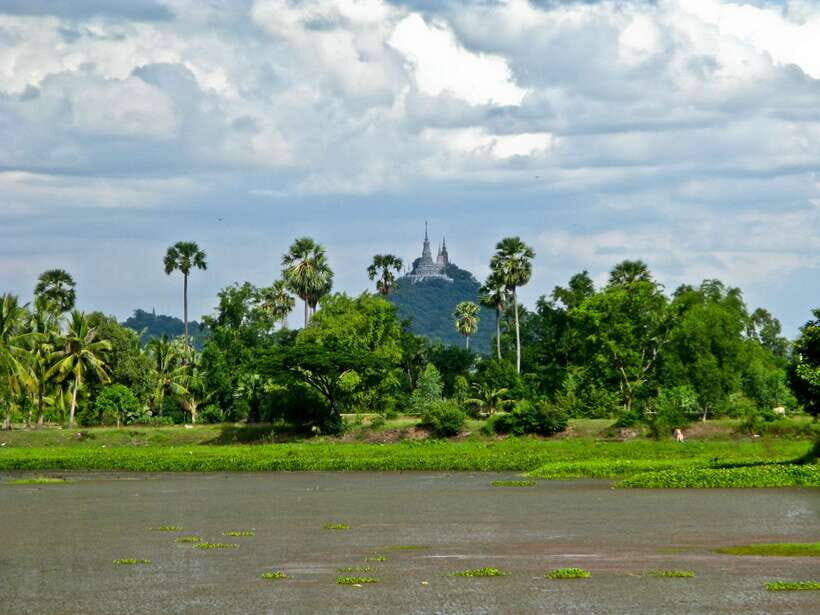 Phnom Penh: Phnom Oudong & Koh Chen Village - Lunch include - Getting out of Phnom Penh: the morning start that sets the tone