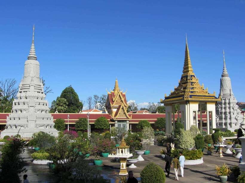 Phnom Penh Private Tour: Royal Palace, Silver Pagoda, S-21 - Tuol Sleng (S-21): where Cambodia’s Khmer Rouge years become real