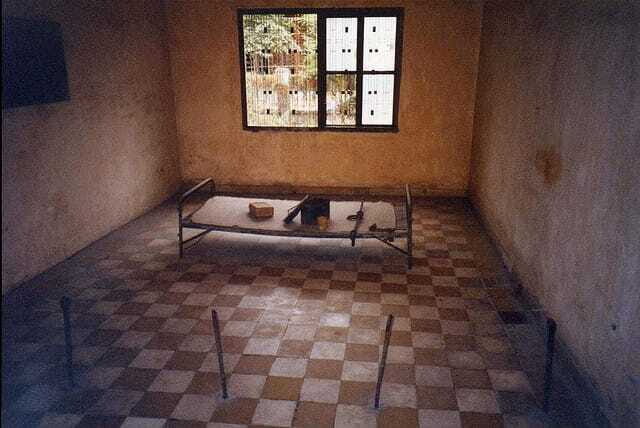Phnom Penh private tour Tuol Sleng & Choeng Ek Killing Field - Tuol Sleng S-21: turning a school into a prison