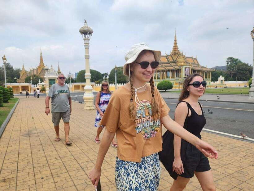 Phnom Penh: Private Tuk-Tuk Tour with English-Speaking - Price and value for a 9-hour private day in Phnom Penh