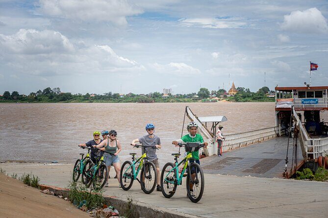 Phnom Penh Silk Island Bike Tour/ E-Bike or Tuk Tuk - Beyond silk: tofu skin, markets, and local temple time