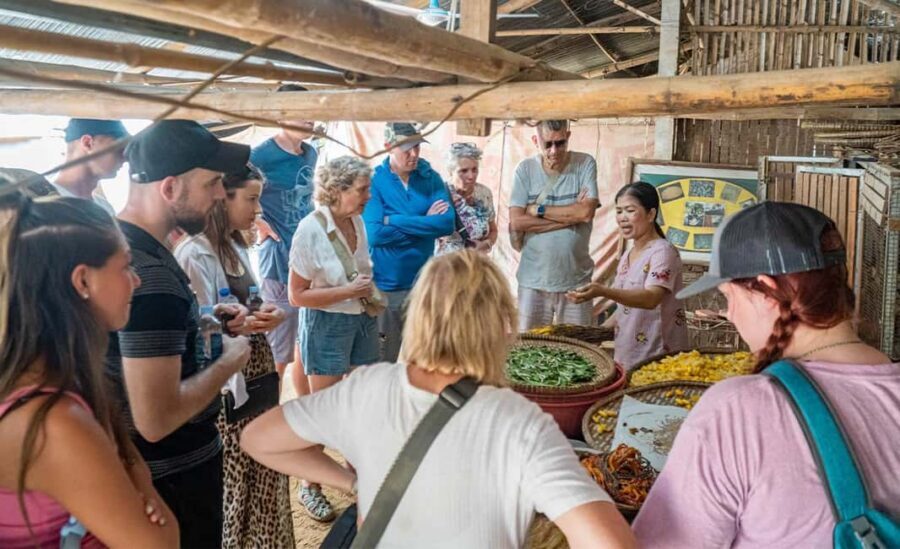 Phnom Penh: Silk Island Sunset by Tuk Tuk with food & drinks - From Phnom Penh to the river: why this tour works