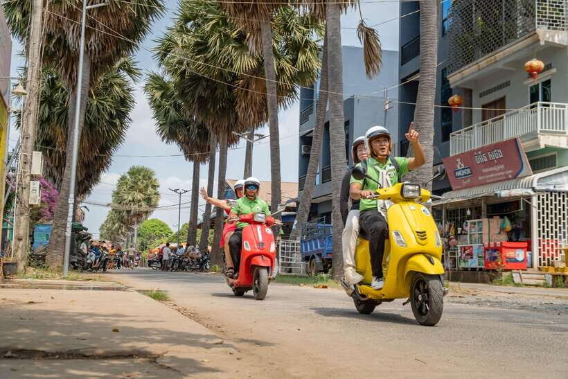 Phnom Penh Silk Island Sunset Vespa Tour / Tuk Tuk Available - Silk Weaving Workshop: The Hands-on Part That Lingers