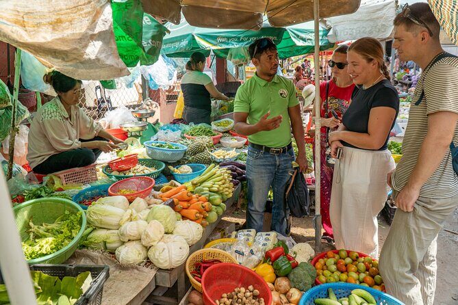 Phnom Penh Silk Island Vespa Tour / Tuk Tuk Available - Stop 1: Mongkol Serey Temple (the Golden Temple)