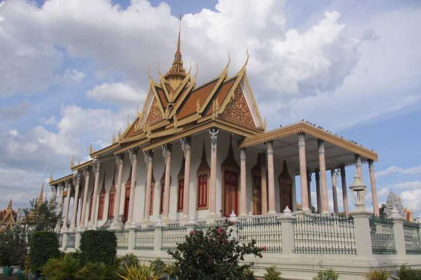 Phnom Penh Small Group City Tour - Price and Entrance Fees: What $49 Covers and What You’ll Still Pay