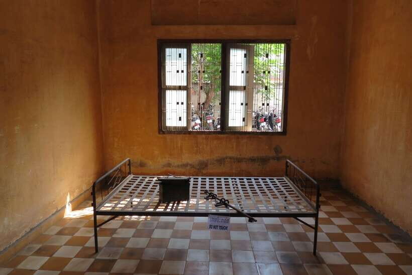 Phnom Penh Small Group City Tour - Royal Palace on the Tonle Sap and Mekong: French Timing, Khmer Design