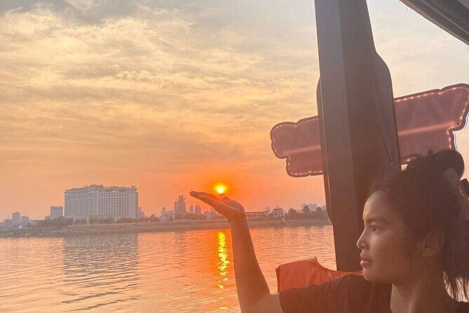 Phnom Penh: Sunset Cruise-Free Beers-Sodas-BBQ Buffet-fruit plate - From Koh Pich Island to Tonle Sap: The 90-Minute Rhythm