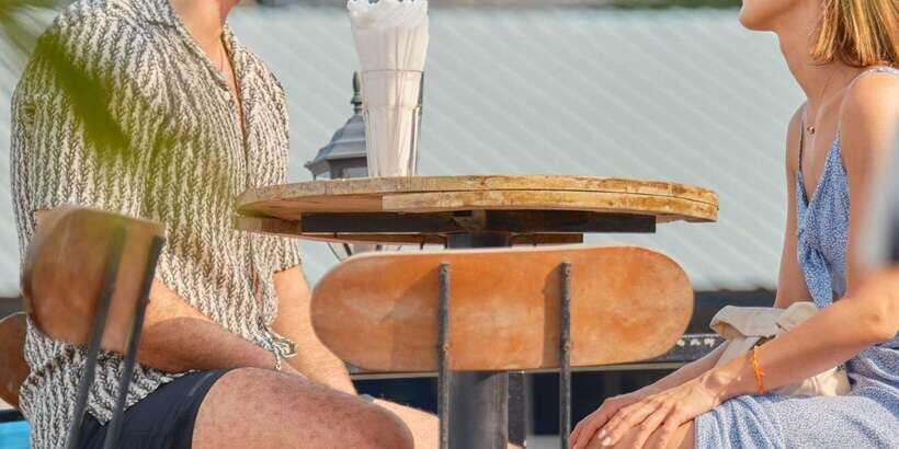 Phnom Penh: Sunset Cruise on Kanika Boat - Drinks and fusion tapas: order strategy for a fun night