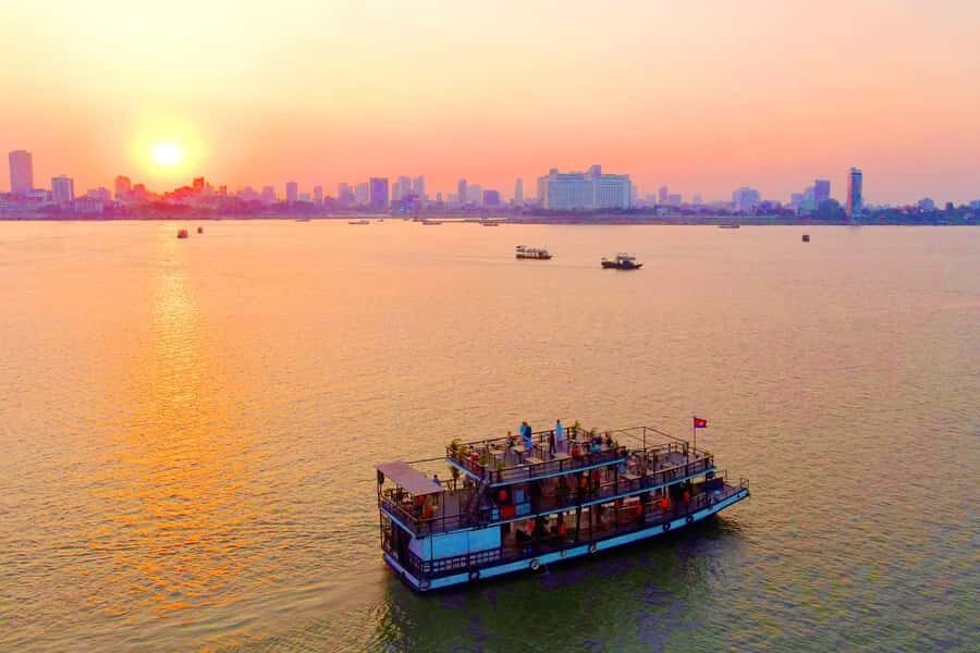 Phnom Penh: Sunset Cruise with Unlimited Beer &Fruit platter - Getting to the boat: tuk-tuk pickup and where you actually meet