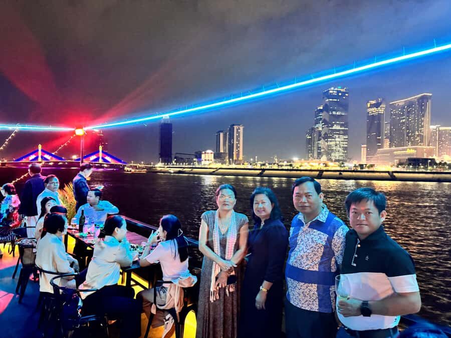 Phnom Penh: Sunset Dinner Cruise with English Speaking Guide - The Group Size: Why 70 People Feels Comfortable