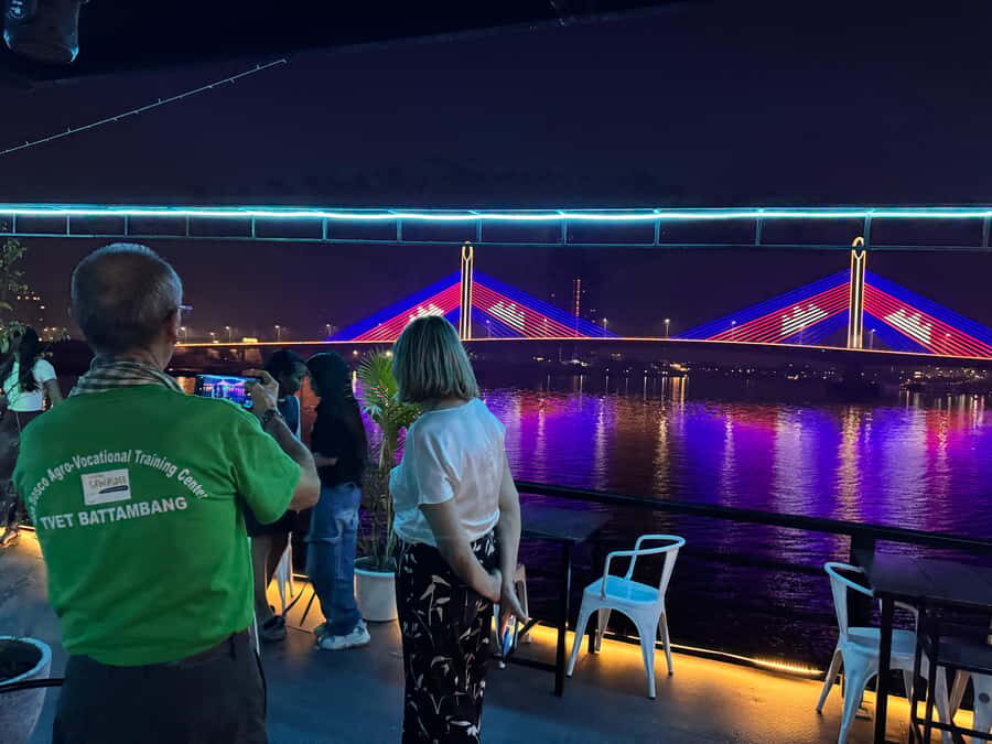 Phnom Penh: Sunset Dinner Cruise with English Speaking Guide - Who Should Book This Cruise