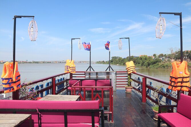 Phnom Penh to Siem Reap Cruise/road tour or Siem Reap/Phnom Penh - Boat boarding, comfort, and small risks worth respecting