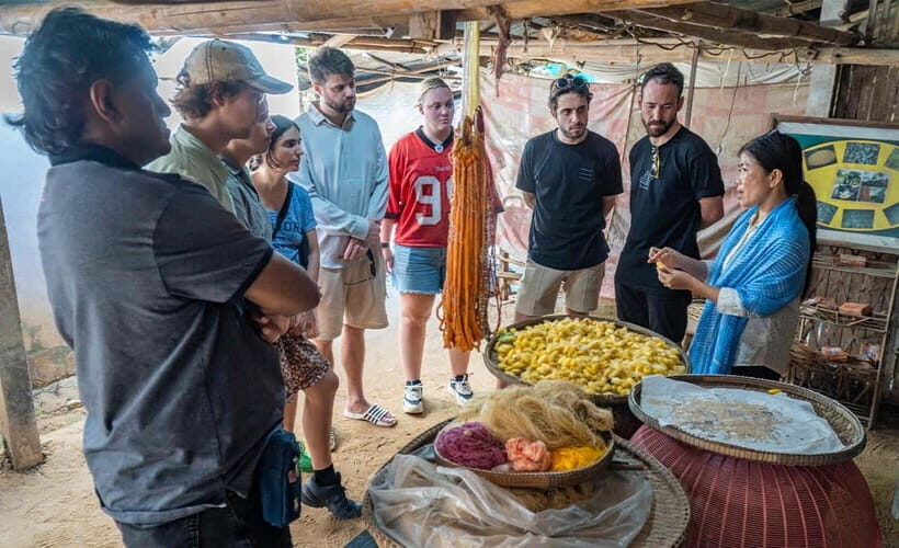 Phnom Penh to Silk Island By Tuk-Tuk with local Expert - Koh Oknha Tei market: where you see daily life in 30 minutes