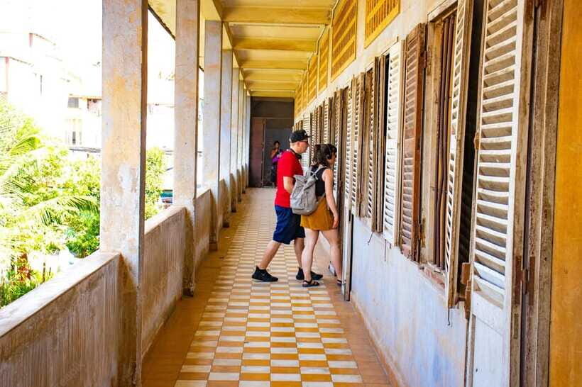 Phnom Penh: Tour of Tuol Sleng Prison and Choeng Ek Memorial - Stop 1: Tuol Sleng Genocide Museum (S-21) and Why the Order Matters