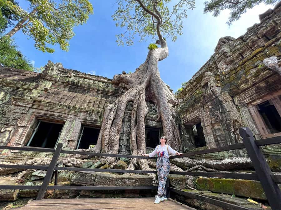 Phnom Penh: Tour of Tuol Sleng Prison and Choeng Ek Memorial - Stop 2: The Drive to Choeung Ek and the Shift in Tone