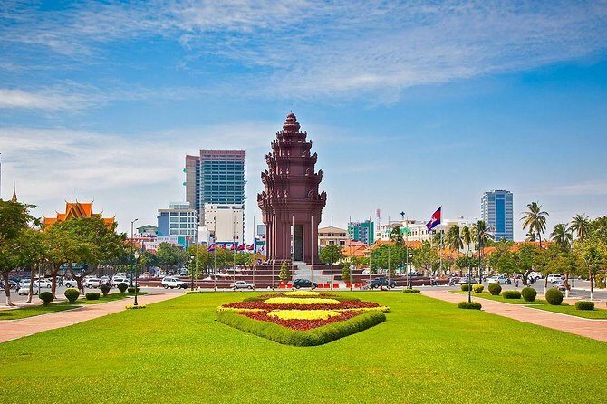 Phnom Penh Tours and Mekong River cruise - Choeung Ek Killing Fields: the hour with audio support