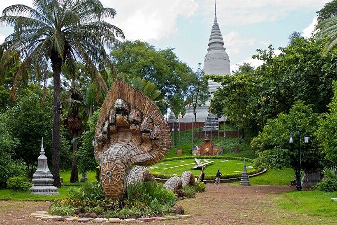 Phnom Penh Tours and Mekong River cruise - Toul Sleng Genocide Museum (S-21): when explanation matters