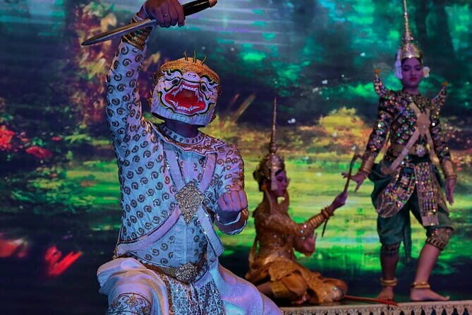 Phnom Penh Unique Classical Dance Show Every Saturday &Sunday - Two hours of Cambodian classical dance in a small room