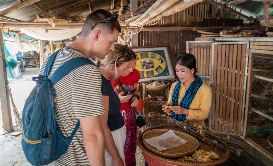 Phnom Penh: Walking Tour, Food Tour & Sunset Cruise - Street-Food Tastings Without the Risky Guesswork