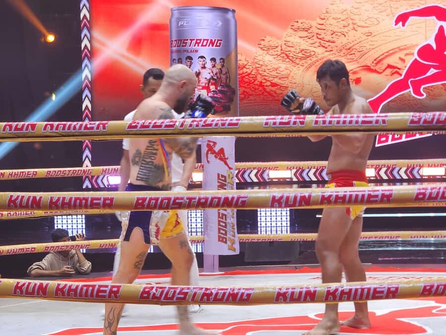 Phnom Penh:Kun Khmer Kickboxing Match at National TV Stadium - Mr. Sophoarn’s pre-fight lesson: rules and strikes made usable