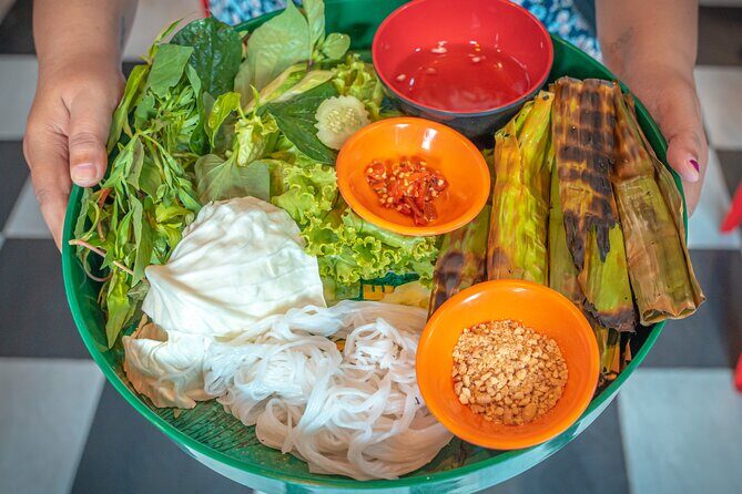 Phnom Penh’s Culinary Underground: Local Food Tour by Tuk-tuk - Stop 1: Phnom Penh Context Before the First Bite