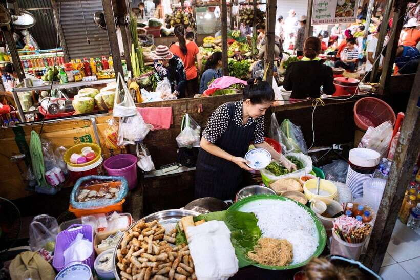 Phnom Penh's Ultimate Street Food Tour by Tuk Tuk - Stop 3: Phsar Kandal Ti Muoy for everyday Khmer flavors