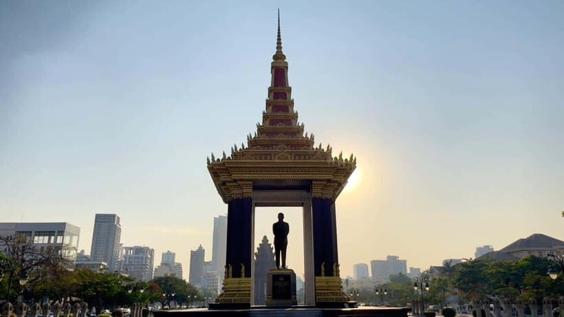 Phnom Phnom: Local Market & Culture Walking of City Tour - Price and Value: $19 Makes Sense When You Plan Around Entries