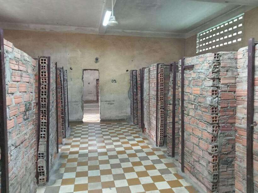Private One Day Tour in Phnom Penh Capital City - Tuol Sleng Genocide Museum (S21): Interrogation to Torture to Death