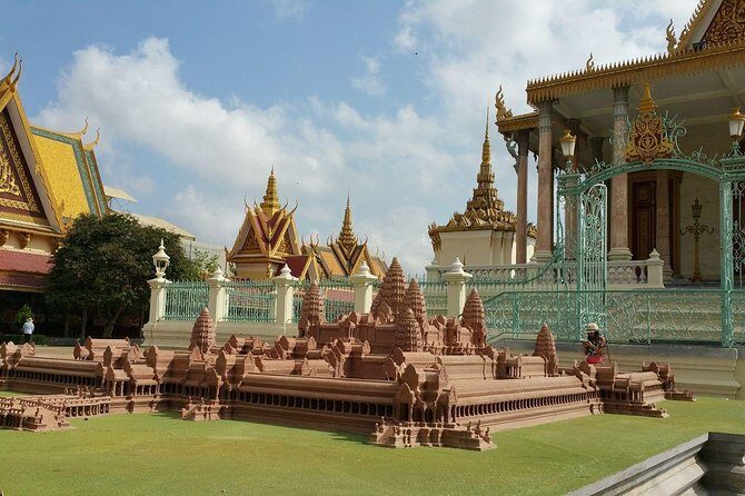 Private One Day Trip in Phnom Penh Capital City - Tuol Sleng Genocide Museum: a former school turned warning