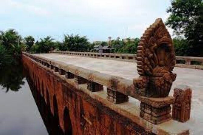 Private Taxi Phnom Penh to Siem Reap - English Spreaking Driver - Skun Spider Market and Kampong Khlang Village: countryside breaks with character
