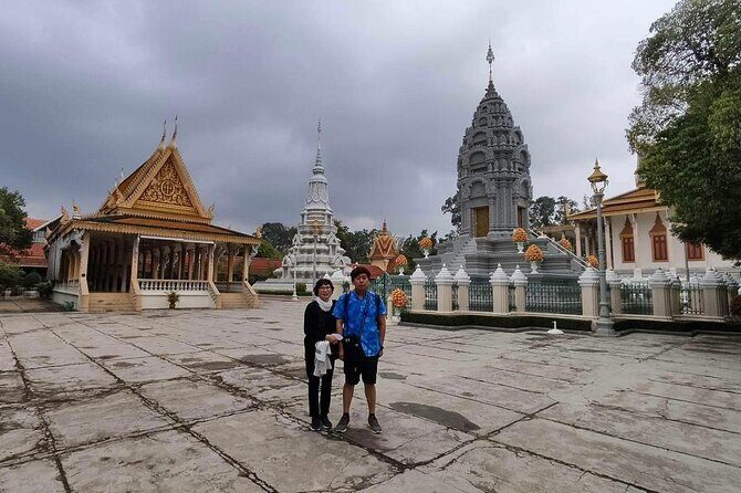 Private Tour: Phnom Penh City Tour Full Day - Choeung Ek Genocidal Center: What a Memorial Walk Feels Like