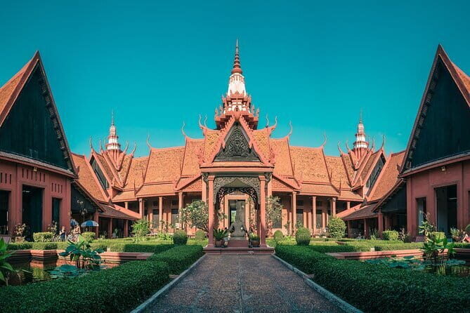 S-21 Prison and Killing Fields - The guides make a difference (Kim and Smiley stand out)