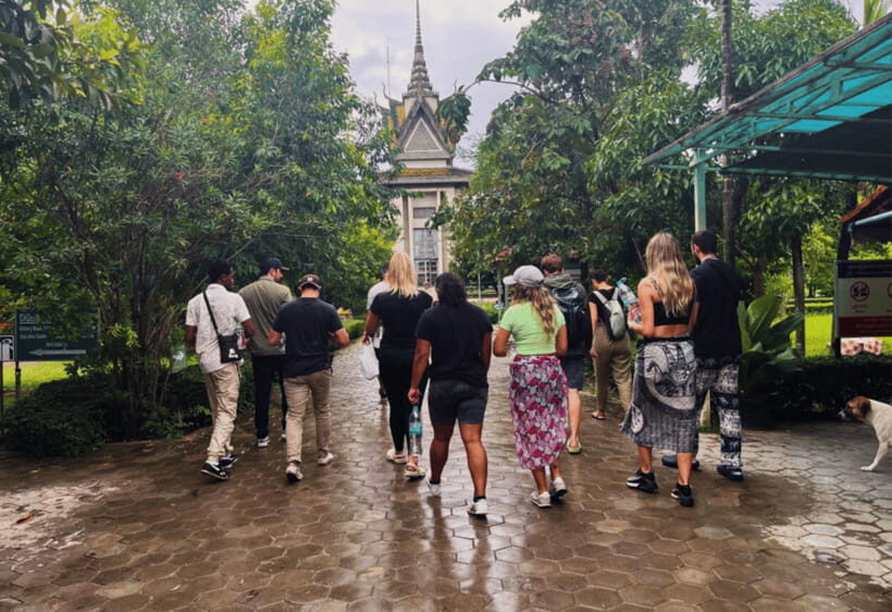 S21 & Killing Fields Tour with Khmer Lunch & Drink - S21 Genocide Museum: What the Audio Guide Actually Does For You