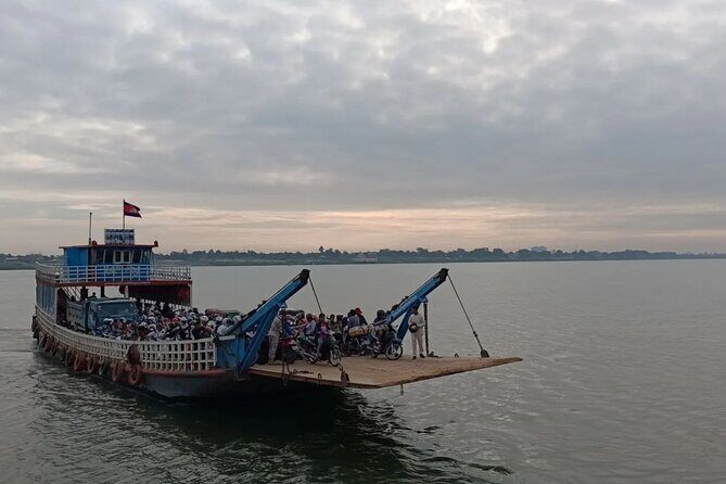 Silk Island at Twilight Cycle Encounter - From Phnom Penh to the Mekong: How the route really feels