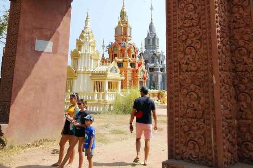 Silk Island Cruise and Tours with English Speaking Guide - Quick hits before you go