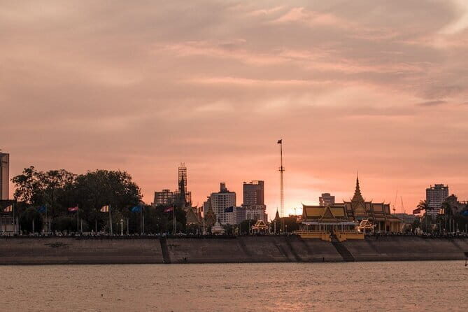 Sunset Cruise on the Mekong with Kanika Boat - Timing: Why the 5:00 pm Start Makes Sense