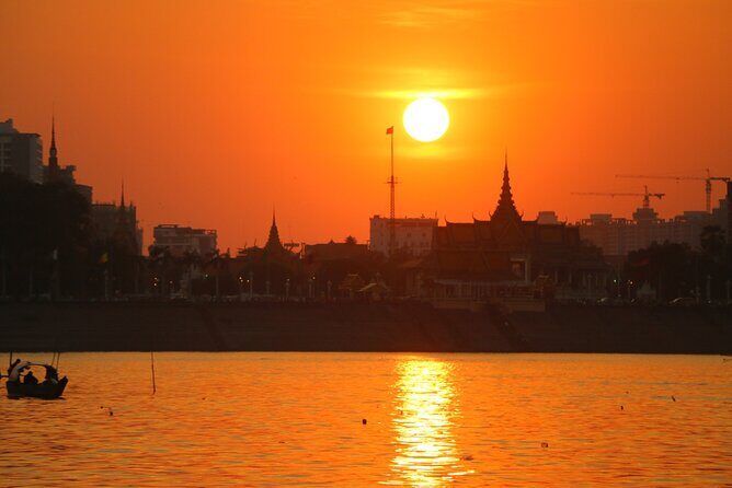 Sunset Cruise with free flow beer, soft drinks & fruit platter - Who this sunset Mekong cruise is best for
