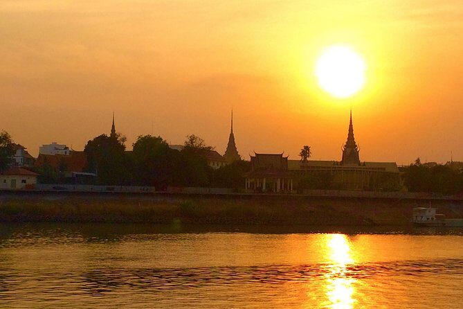 Sunset Cruise with unlimited beer & soft drinks -English speaking guide on board - How the English Guide Improves the Views