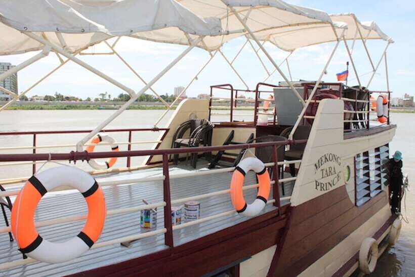 Tonle Sap Cruise & land Tour between Phnom Penh & Siem Reap - The Road Segment: Air-Conditioned Comfort Through Tonle Sap Countryside