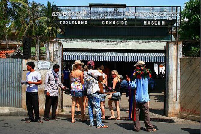 Tuol Sleng Genocide Museum (S-21) and Choeung Ek Killing Fields Tour - How this 4-hour tour flows through Phnom Penh
