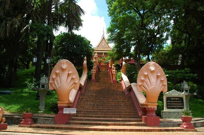 Ultimate Phnom Penh Food Tour by Tuk Tuk: 20 Tastings and Drinks - Key things that make this Phnom Penh food tour click
