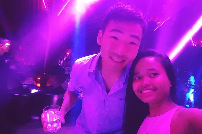 Walking into Local Nightlife City Tour - Meeting Lina near Independence Monument and starting on time